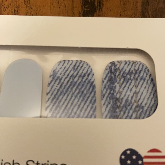 NIP Color Street Blue Jean Baby Nail Strips - Picture 3 of 5